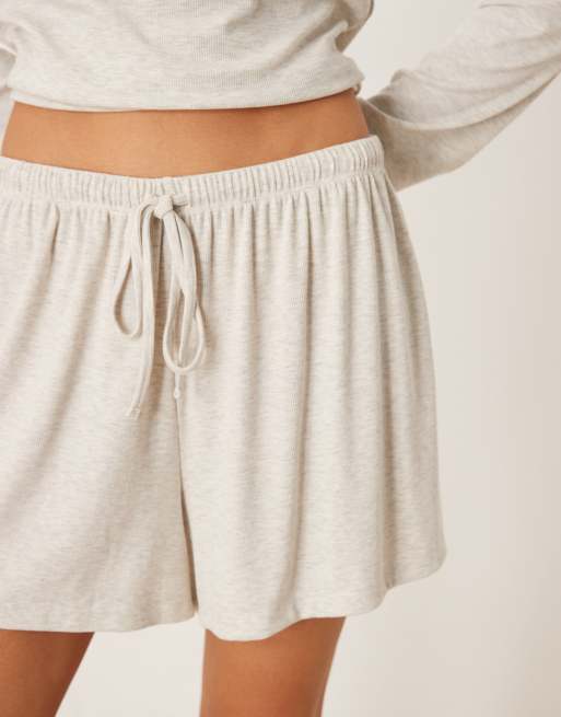 Pantalones cortos de pijama beis con vuelo de canalé Mix & Match de ASOS DESIGN, 3 de 4
