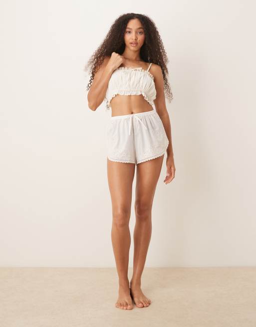 Pantalones cortos de pijama blancos con vuelo y ribetes festoneados de Abercrombie & Fitch
