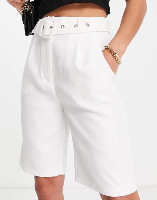 Pantalones cortos de sastre blancos con cinturón de Parisian Petite (parte de un conjunto), 4 de 4