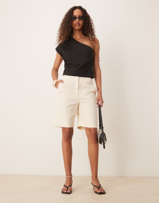 Pantalones cortos de sastre color crudo de tejido efecto lino de Mango