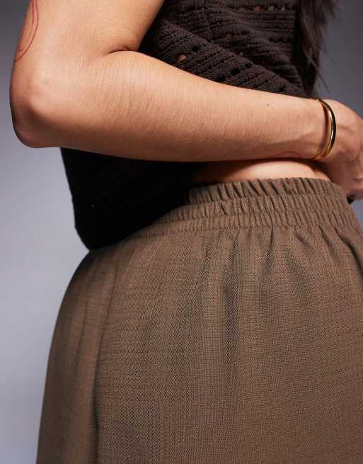 Pantalones cortos de sastre marrón chocolate estilo bóxer de tejido efecto lino de ASOS DESIGN (parte de un conjunto), 5 de 5