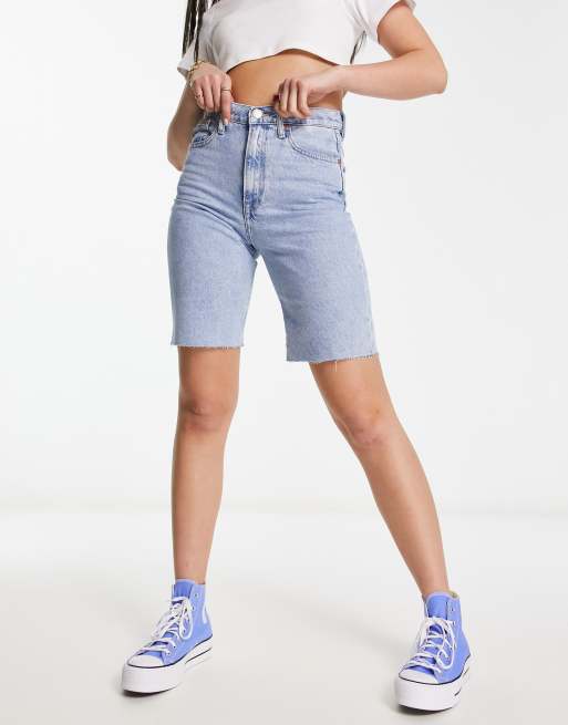 Pantalones cortos de talle alto estilo bermudas con lavado claro Harper de Tommy Jeans