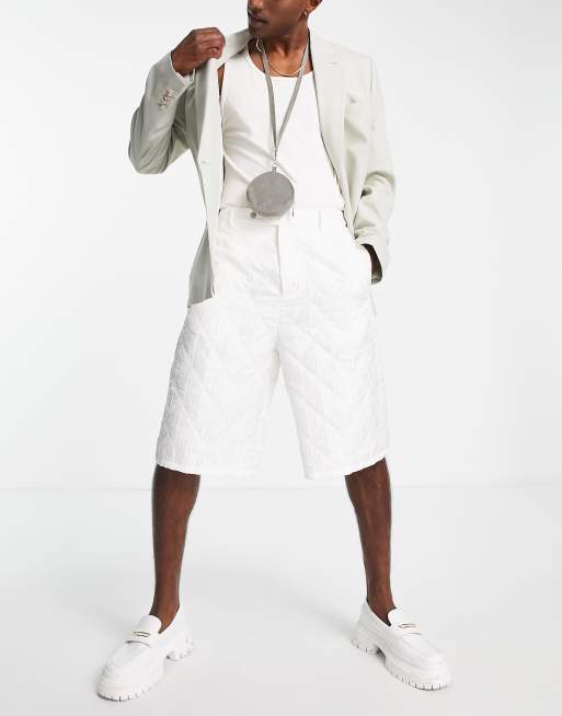 Pantalones cortos de vestir blancos acolchados de pernera ancha de ASOS DESIGN