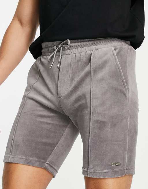 Pantalones cortos de vestir gris carbón sin cierres de terciopelo de The Couture Club