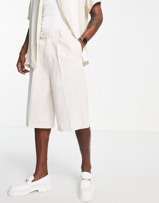 Pantalones cortos de vestir largos color crudo pernera ancha de ASOS DESIGN | ASOS