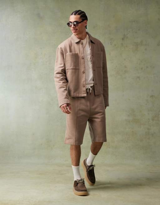 Pantalones cortos de vestir marrones de corte alargado de tejido grueso de ASOS DESIGN (parte de un conjunto)