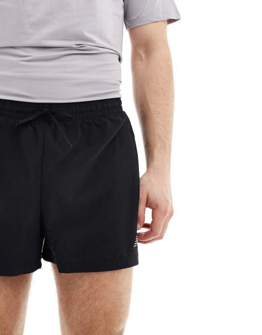 Pantalones cortos deportivos de 3" negros de New Balance, 2 de 5