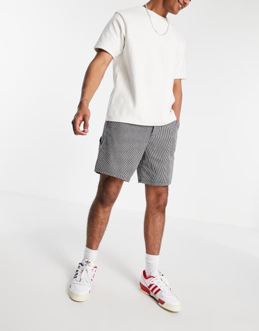 Pantalones cortos estilo carpintero a rayas de ASOS DESIGN