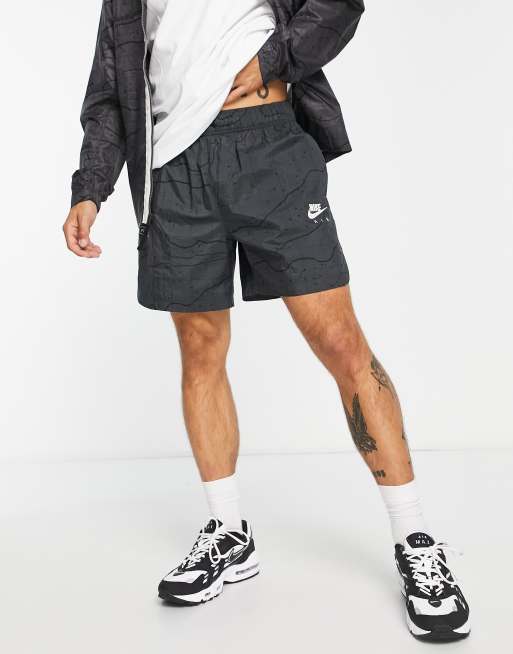 Pantalones cortos gris antracita impermeables con diseño estampado de Nike Air, 2 de 4