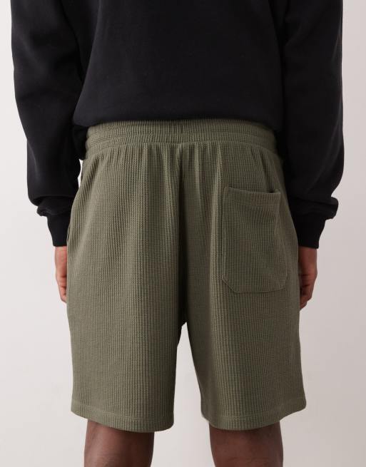 Pantalones cortos gris carbón extragrandes de punto gofrado de ASOS DESIGN, 4 de 5