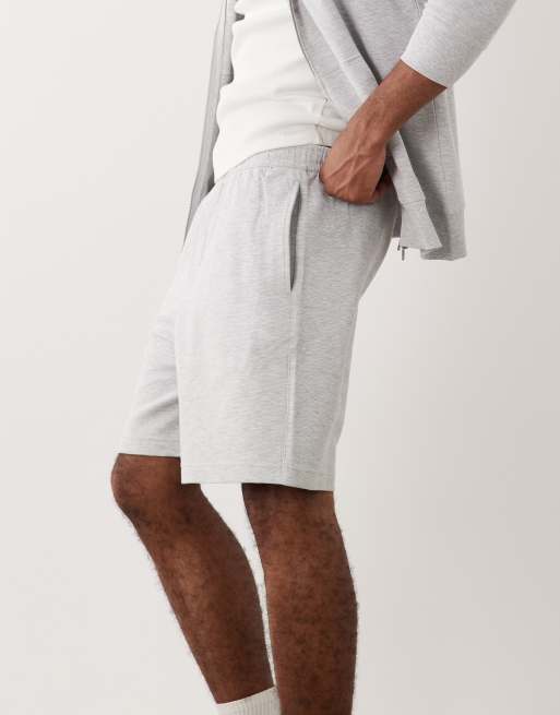 Pantalones cortos gris claro melange estructurados de tejido rico en algodón de ARKET (parte de un conjunto), 5 de 5