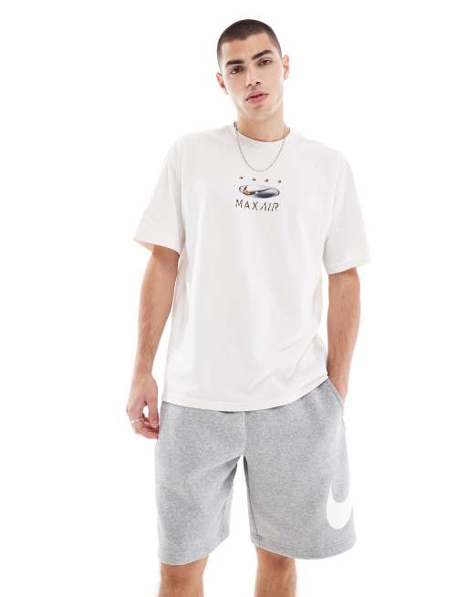 Pantalones cortos grises con logo grande gráfico de Nike Club, 4 de 5