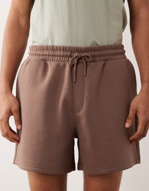 Pantalones cortos marrones básicos extragrandes de punto liso Essentials de ASOS DESIGN, 4 de 5