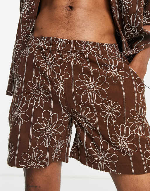 Conjunto de camisa y cortos con bordado floral de algodón grueso de COLLUSION | ASOS
