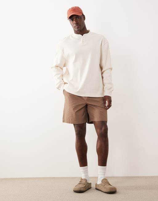 Pantalones cortos marrones de estilo paracaidista sin cierres de New Look, 2 de 5