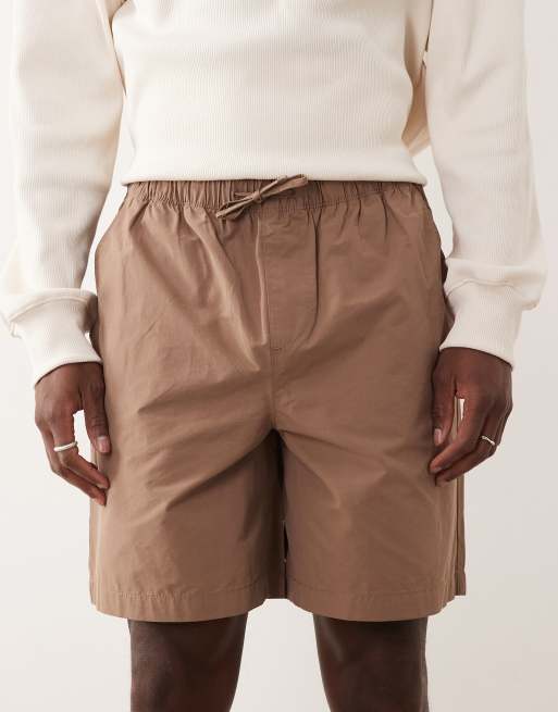 Pantalones cortos marrones de estilo paracaidista sin cierres de New Look, 4 de 5