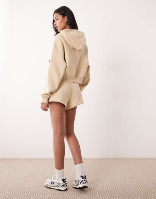 Pantalones cortos marrones de felpa Reimagined de New Balance, 5 de 5