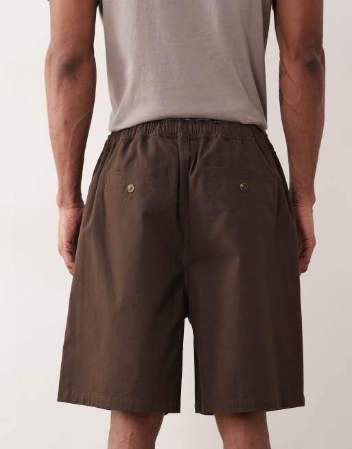 Pantalones cortos marrones de largo medio con cordón ajustable de sarga de ASOS DESIGN, 4 de 5