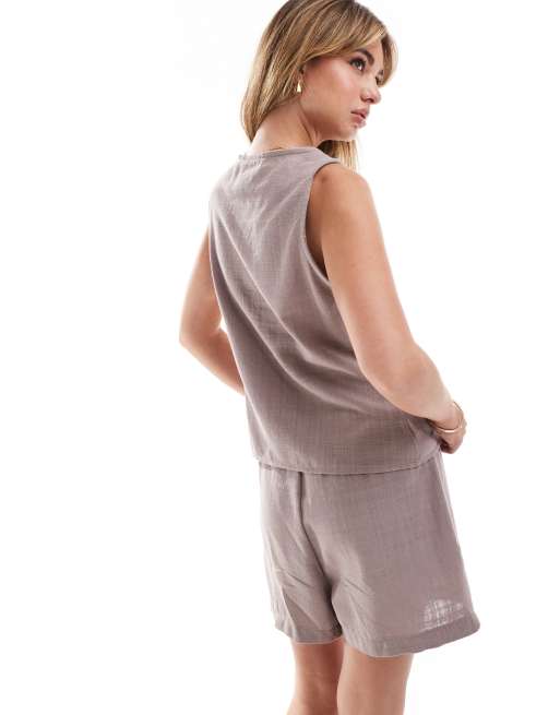 Pantalones cortos marrones de tejido efecto lino de ASOS DESIGN (parte de un conjunto), 5 de 5