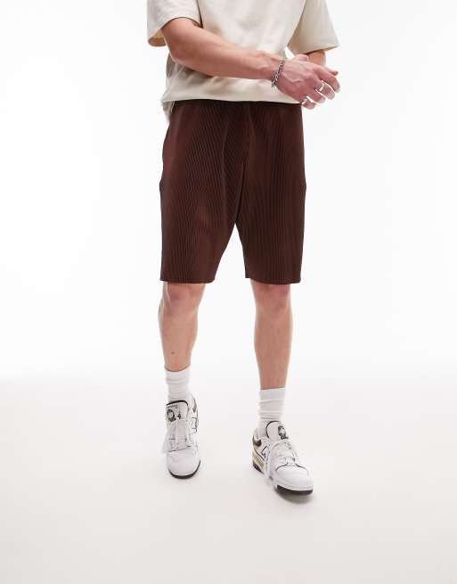 Pantalones cortos marrones extragrandes plisados de Topman