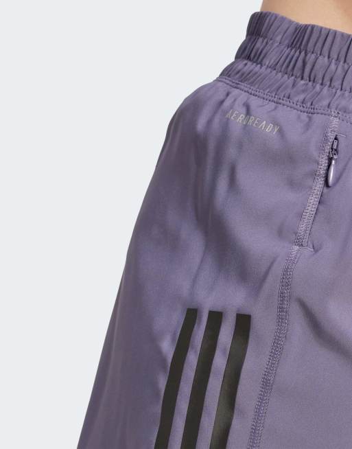 Pantalones cortos morado lavado Own The Run de adidas Running, 2 de 4