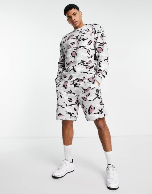 Pantalones cortos multicolores extragrandes con estampado de leopardo de Topman