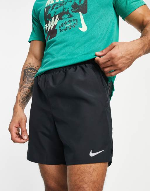 Pantalones cortos negros 2 en 1 Challenger de Nike Running