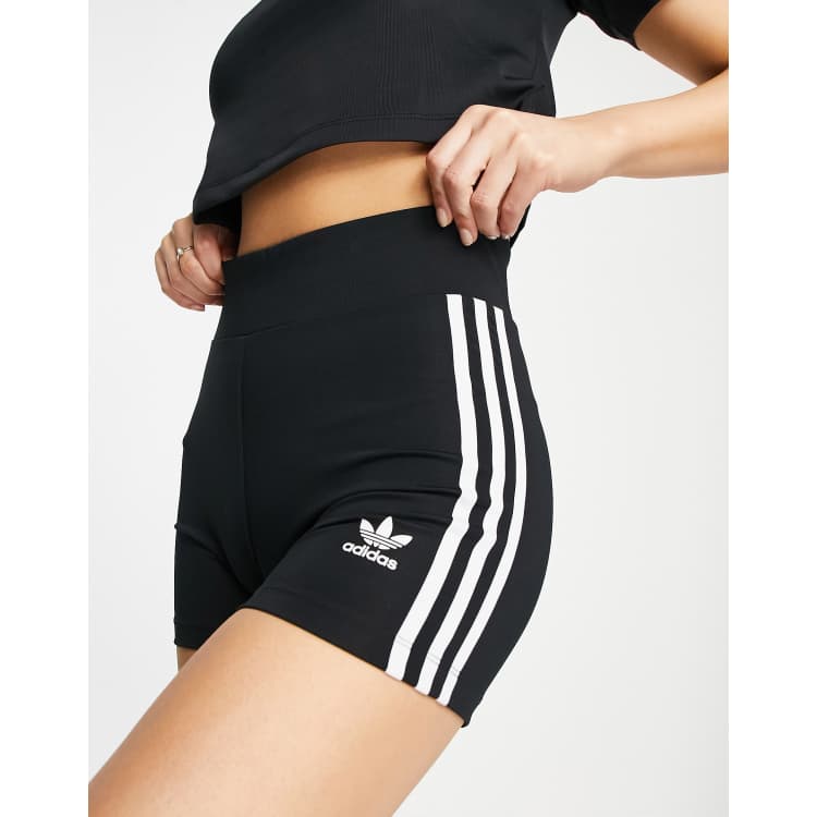 Pantalones cortos negros ajustados con tres rayas adidas Originals | ASOS