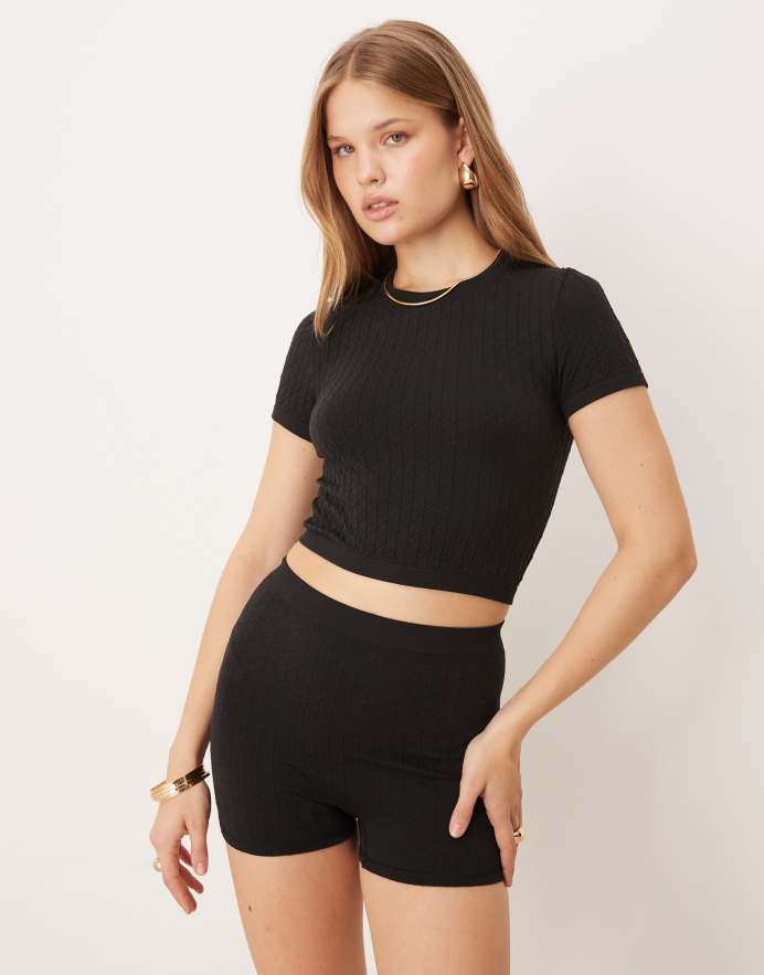 Calvin Klein Pantalones cortos negros ajustados sin costuras de