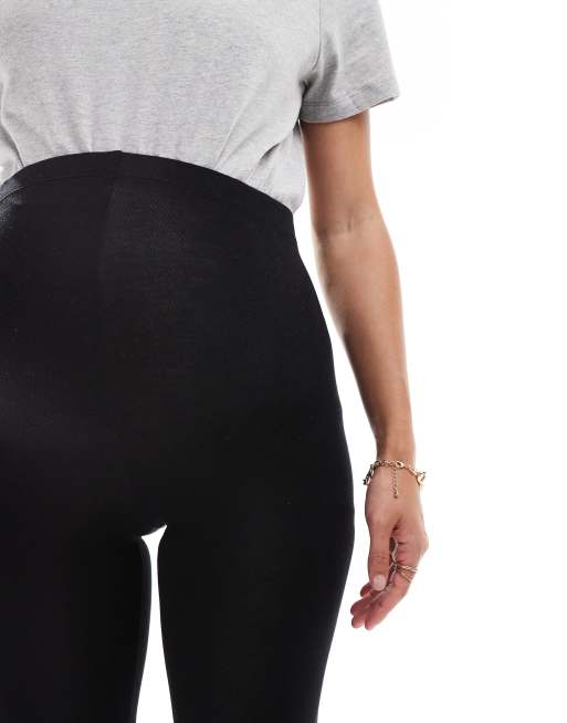 Pantalones cortos negros básicos estilo leggings por encima del vientre de ASOS DESIGN Maternity, 3 de 5