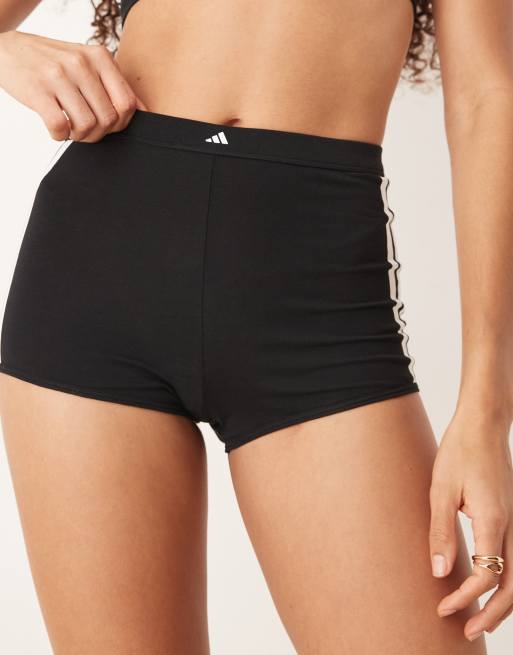 Pantalones cortos negros con detalle de logo estampado de adidas, 2 de 5