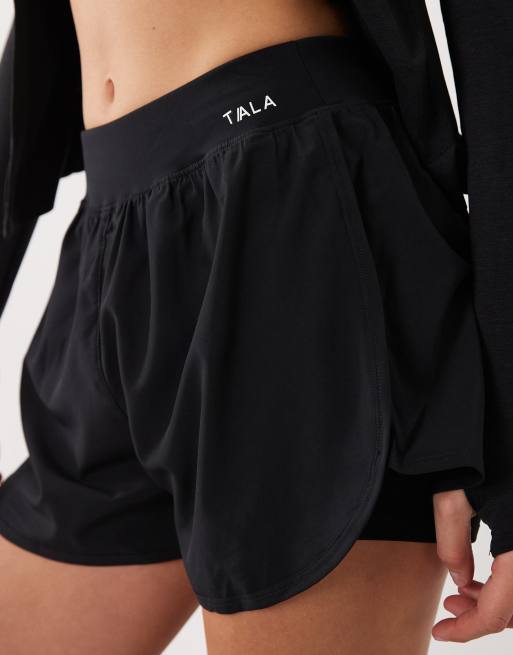 Pantalones cortos negros con diseño 2 en 1 integrado SkinLuxe de Tala, 4 de 5