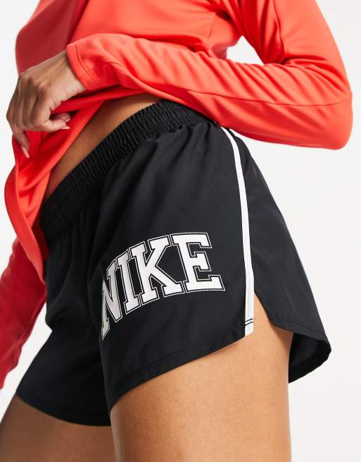 Pantalones cortos negros con logo Heritage Run Dri-FIT 10k de Nike Running