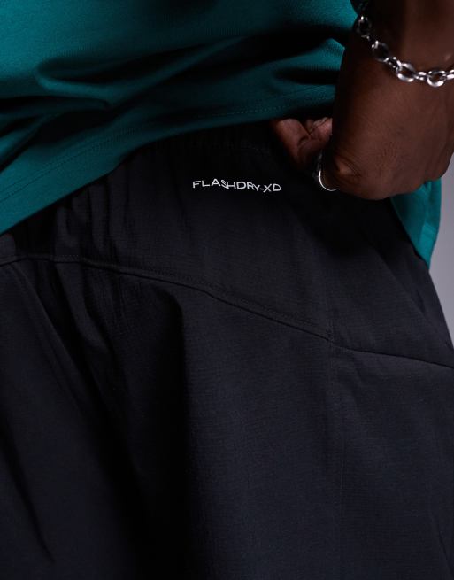 Pantalones cortos negros con logo y cinturón Class V Pathfinder de The North Face, 2 de 5