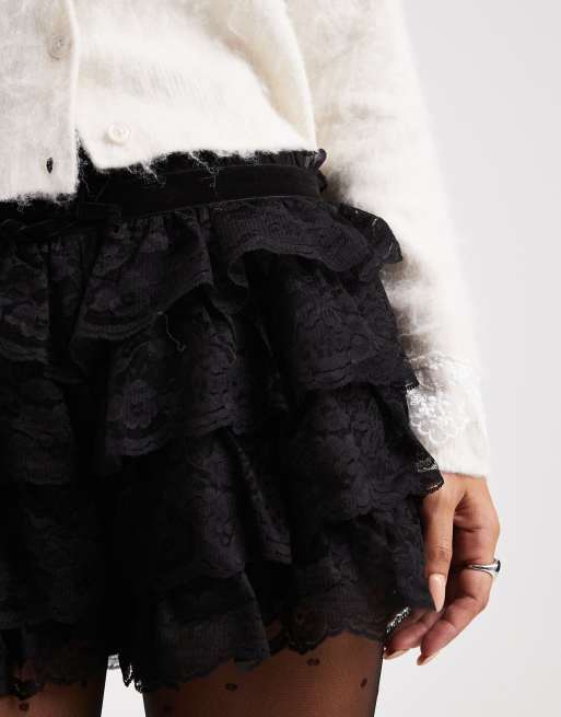 Pantalones cortos negros con volantes de encaje de Miss Selfridge, 3 de 5