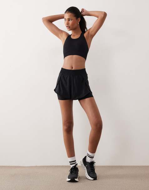 Pantalones cortos negros de entrenamiento con diseño 2 en 1 Get Set de Sweaty Betty - view 1
