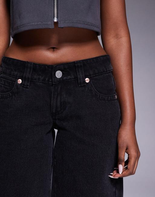 Pantalones cortos negros de talle medio y corte alargado 00 de Abrand, 4 de 5