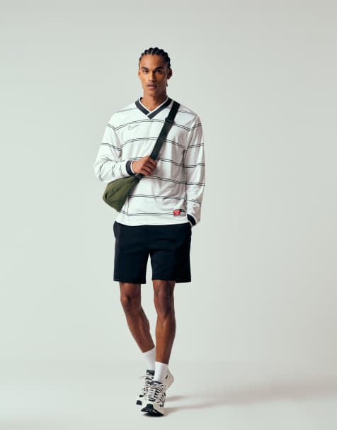 Pantalones cortos negros extragrandes con jaretas de punto liso de ASOS DESIGN - view 1