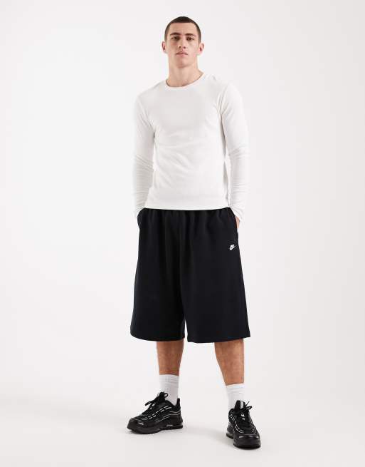 Pantalones cortos negros extragrandes de felpa rizada de Nike Club, 2 de 5