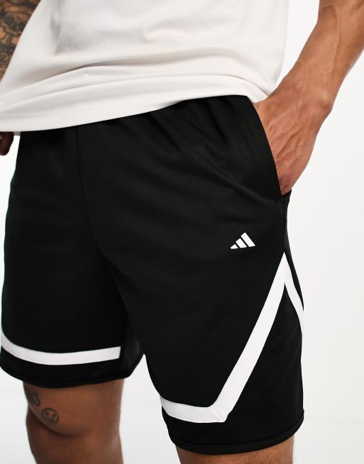 Pantalón corto deporte hombre adidas de segunda mano por 5 EUR en  Arrigorriaga en WALLAPOP