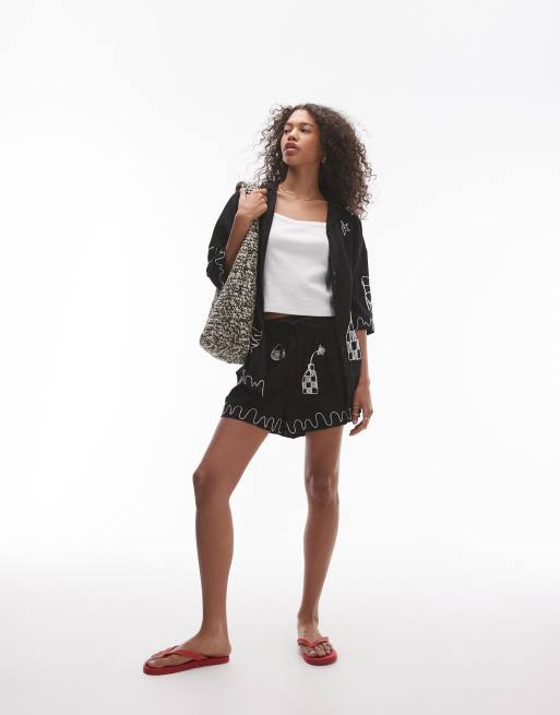 Pantalones cortos negros sin cierres con bordados de Topshop (parte de un conjunto)