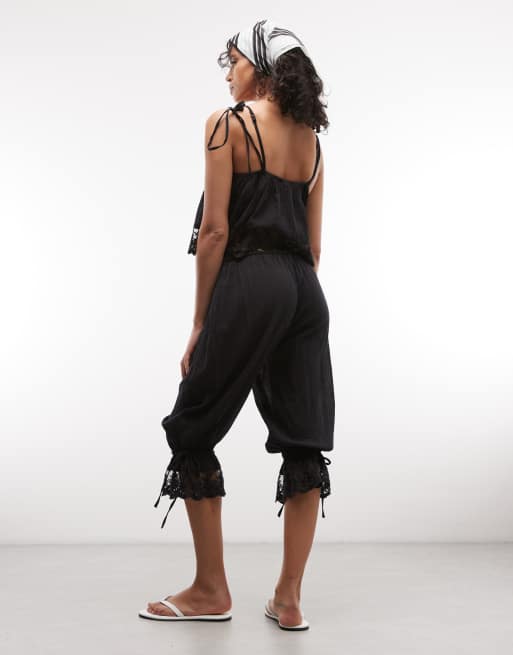 Pantalones cortos playeros negros de corte bombacho extragrande con ribete de encaje de COLLUSION (parte de un conjunto), 4 de 5