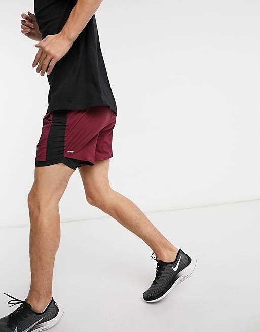 Orientar Repelente preocuparse Pantalones cortos rojos 2 en 1 Flex Stride de Nike Running | ASOS
