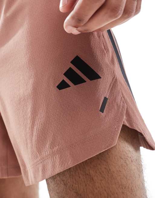 Pantalones cortos rojos con detalle de 3 rayas Power de adidas Performance, 5 de 5