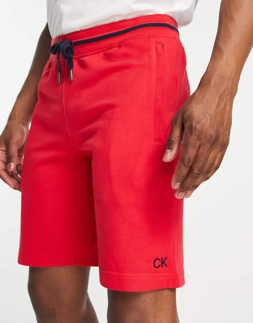 Pantalones cortos rojos con monograma exclusivos en ASOS de Calvin Klein