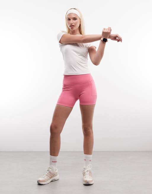 Pantalones cortos rosas ajustados con detalle de tres rayas Studios de adidas Performance, 2 de 5