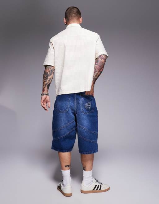 Pantalones cortos vaqueros azul lavado de corte alargado con detalle de costura de Courtside, 2 de 5