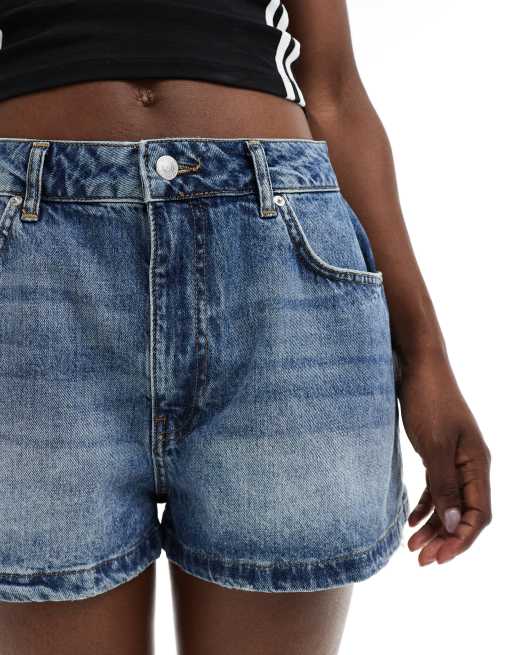 Pantalones cortos vaqueros azul medio acampanados con parche de estrella de ASOS DESIGN, 5 de 5