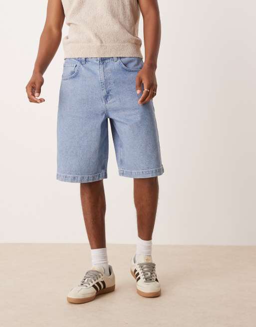 Pantalones cortos vaqueros azules de corte alargado con lavado medio de ASOS DESIGN, 2 de 5