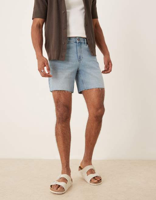 Pantalones cortos vaqueros azules de largo medio y corte slim con lavado claro de ASOS DESIGN, 5 de 5